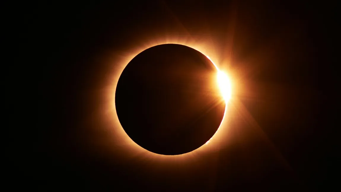Eclipsa de Soare 2026. Cum poate fi urmărit fenomenul fără instrumente speciale. Metode pentru protejarea ochilor
