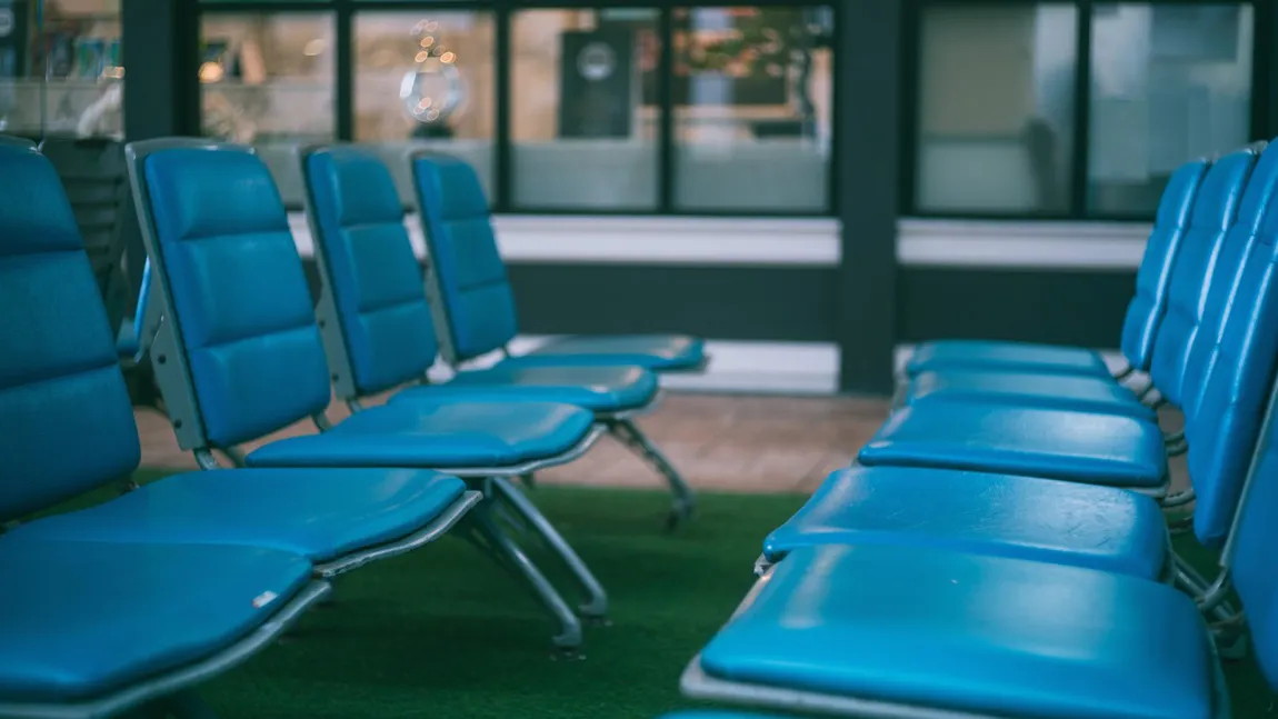 Se închide unul dintre aeroporturile de pe care zboară mii de români. Cât timp vor fi suspendate zborurile