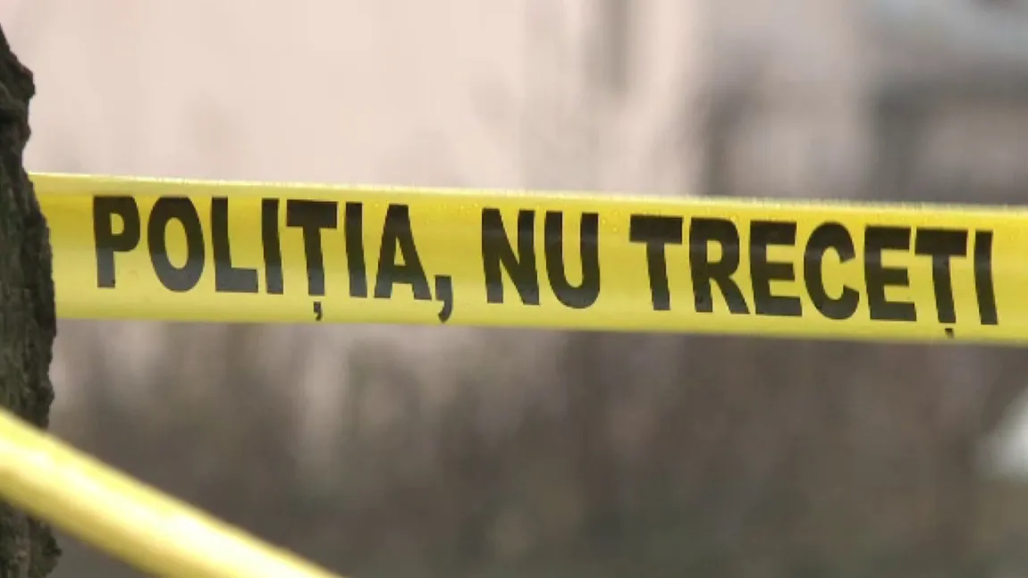 Un tânăr în vârstă de 28 de ani s-ar fi sinucis într-un imobil din Centrul Vechi al Capitalei: „Avea o pungă pe cap și scotch pe gât”