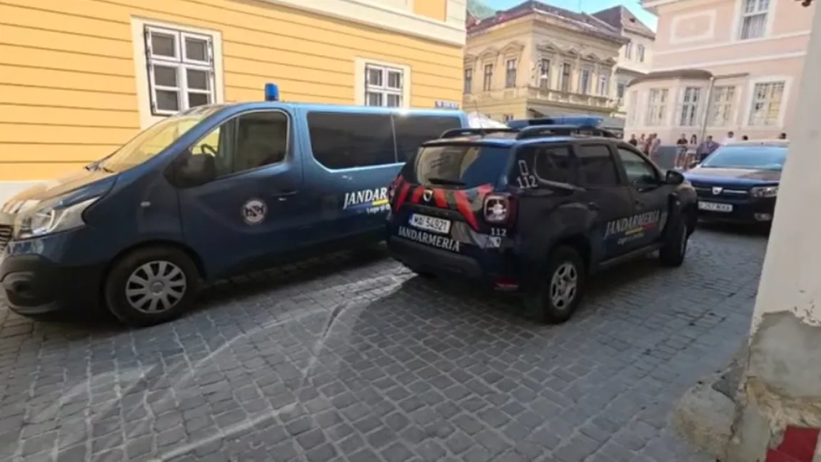 Reglare de conturi și urmărire ca-n filme pe străzile din Brașov. Poliția a intervenit de urgență pentru a opri răfuiala golănească. Mai mulți agenți au fost răniți și au cerut ajutorul mascaților
