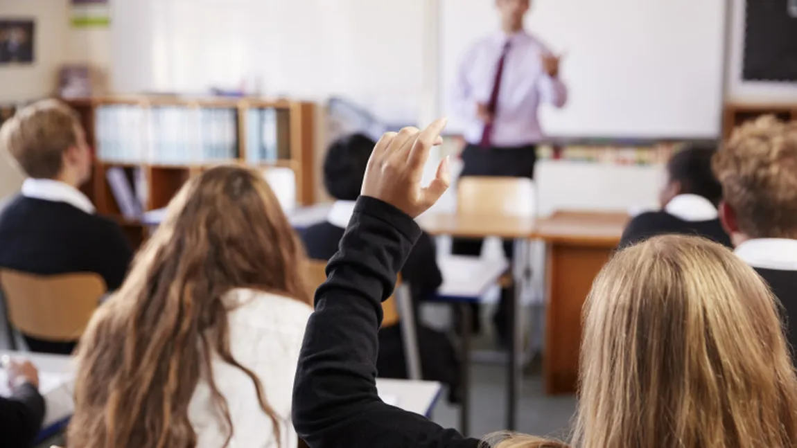 Burse tehnologice în 2026-2027. Proiect de modificare a legii educației: bani pentru elevii de clasa a IX-a din liceele tehnologice duale