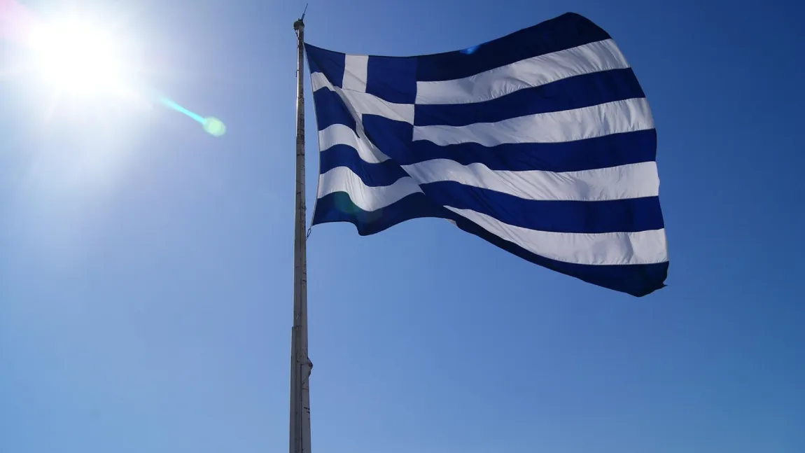 Grecia anunță majorări de pensii și salarii și reduceri de taxe, în timp ce România se confruntă cu o criză fără precedent. 2,2 miliarde de euro se întorc către populație