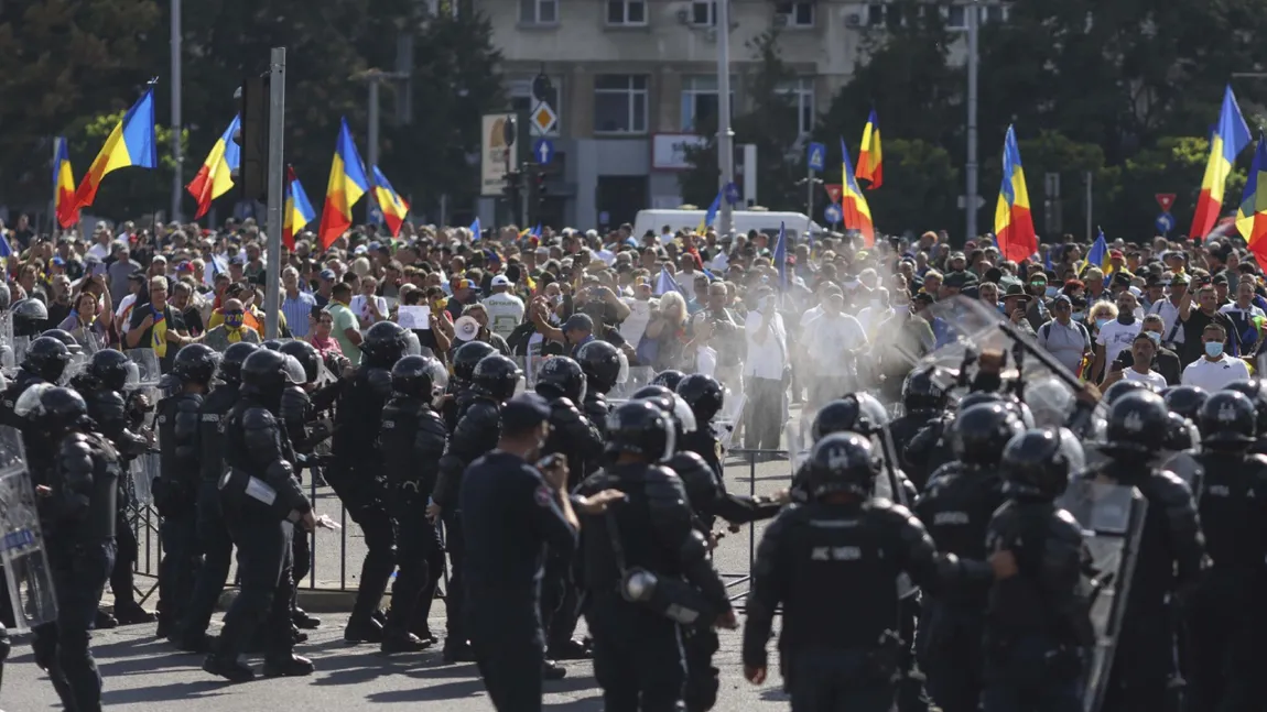 MAI, comunicat după protestul din Piața Victoriei: Șase persoane au fost reținute pentru 24 de ore, 47 de persoane au fost duse la Poliție, amenzi în valoare totală de 46.000 de lei