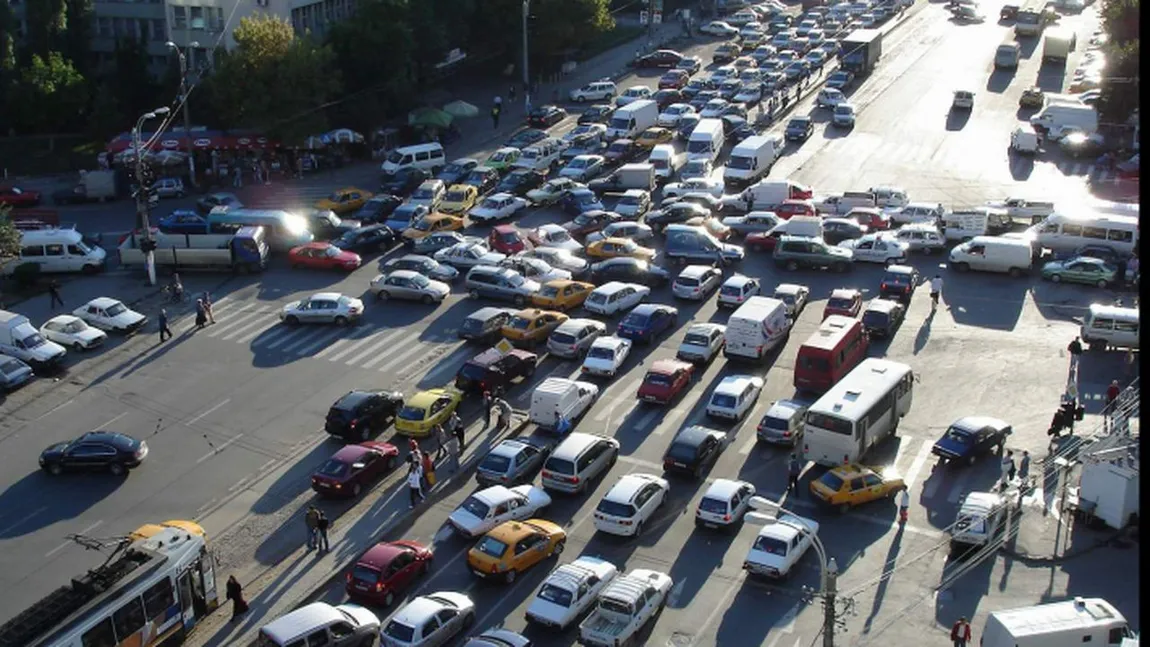 Bucureștiul ar putea interzice anumite categorii de mașini în orele de vârf. Amenzi de până la 5.000 de lei pentru șoferii care nu respectă regulile