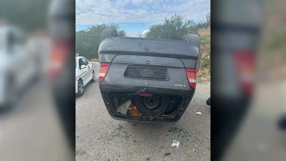 Un bărbat s-a urcat băut la volan și s-a răsturnat cu mașina, în județul Mehedinți. Șoferul avea o alcoolemie de 1,14 mg/l alcool pur în aerul expirat