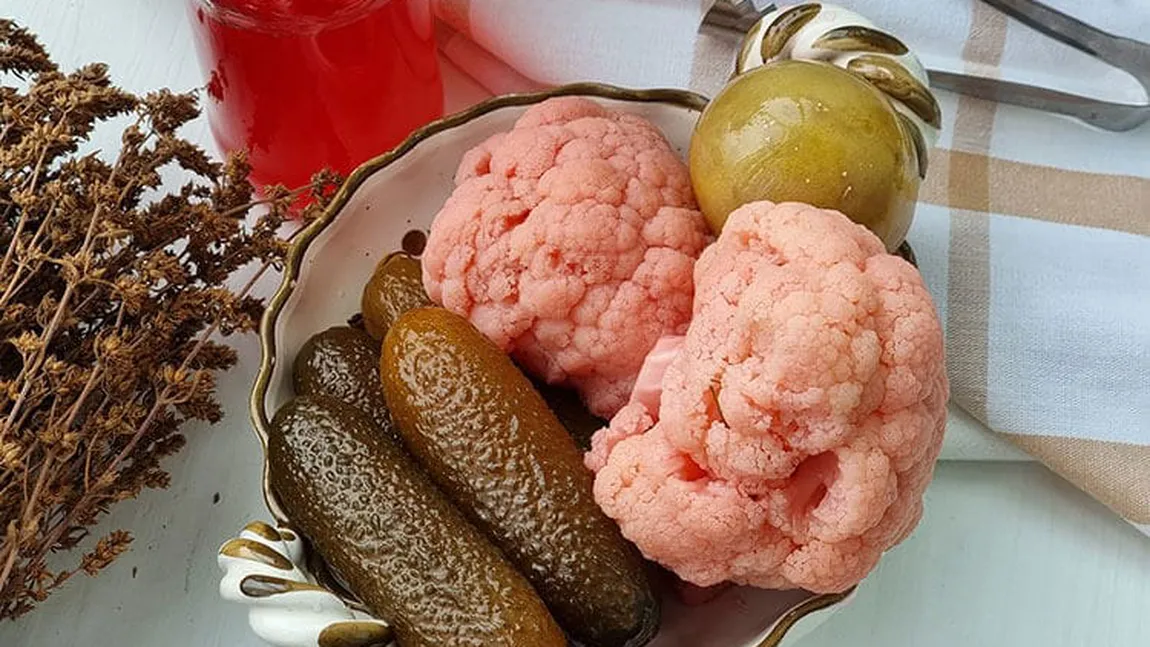 Ce sare trebuie să pui în murături ca să nu se înmoaie. Ingredientul banal care schimbă tot