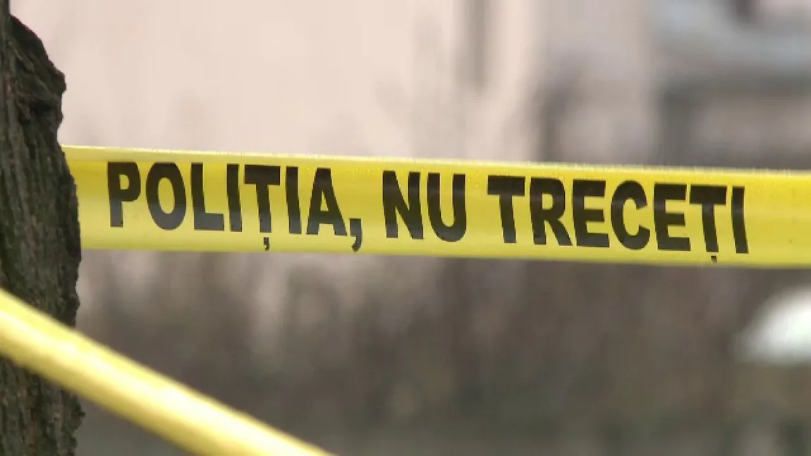 O femeie de 42 de ani a fost ucisă în Roman de către partener. Bărbatul s-a aruncat apoi de la etajul patru al unui bloc, a supraviețuit, dar a murit la spital