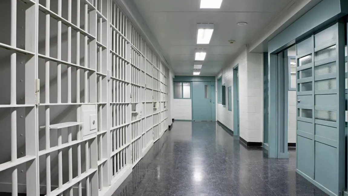 Deținutul bătut cu bestialitate de patru polițiști la penitenciarul din Giurgiu a murit în spital