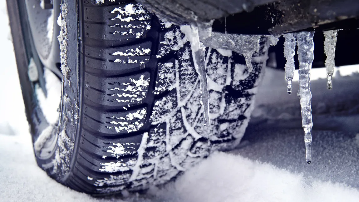 Când ar trebui să treacă românii la anvelopele de iarnă. Precizările făcute de RAR pe care orice șofer trebuie să le știe
