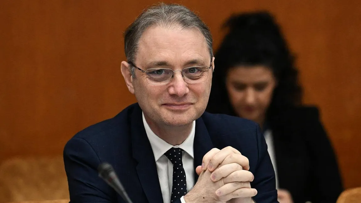 Luca Niculescu, de la puștiul cu plete și blugi rupți pe care tatăl său elegant nu voia să-l însoțească pe stradă, la omul desemnat pentru funcția de prim-ministru al României. Povestea de familie care i-a marcat copilăria: „Îmi era ruşine să-mi invit colegii acasă”