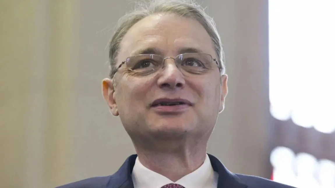 Lista miniștrilor propuși de Luca Niculescu, desființată de internauți: „Lipsește doar Adrian Năstase prim-ministru” / „Unele glume se scriu singure”