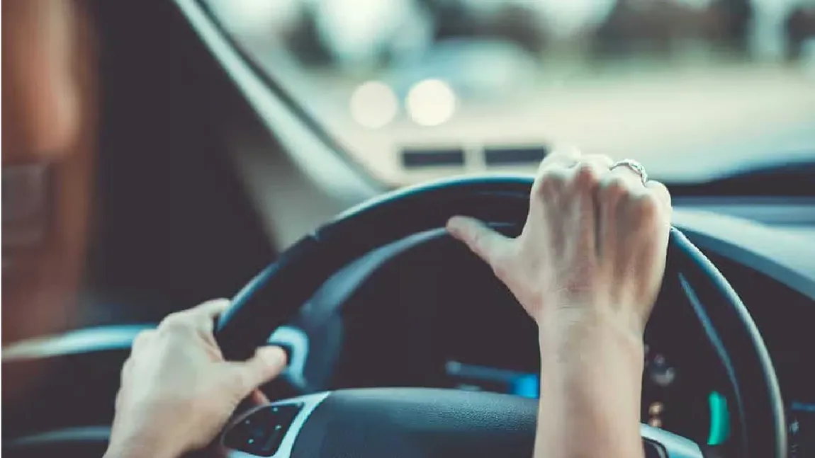 O șoferiță care și-a schimbat mașina a primit 165 de amenzi în doar patru luni, din cauza unei erori de sistem
