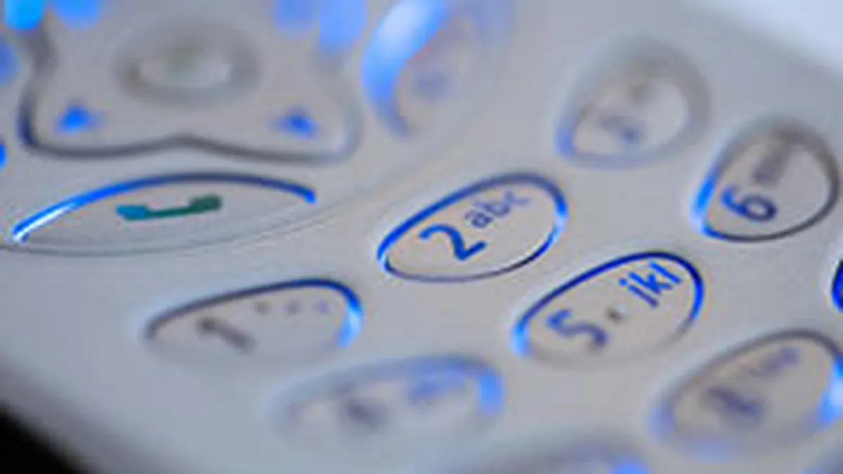 Orange va tarifa in euro, Vodafone ramane la dolari