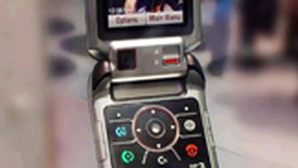 Profitul Motorola a scazut la jumatate