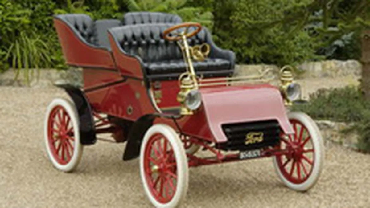 Primul Ford din istorie s-a vandut la licitatie cu 700.000 dolari