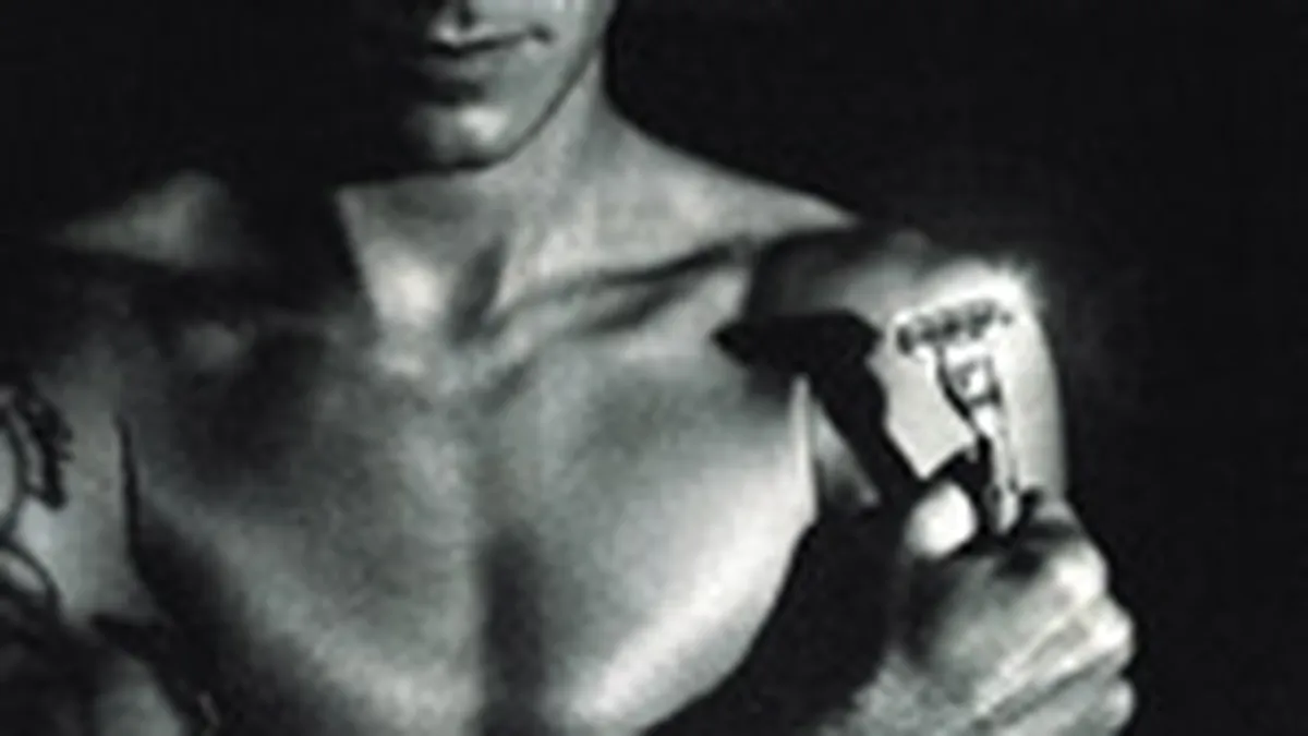 Gillette l-a trecut pe banca de rezerve pe David Beckham