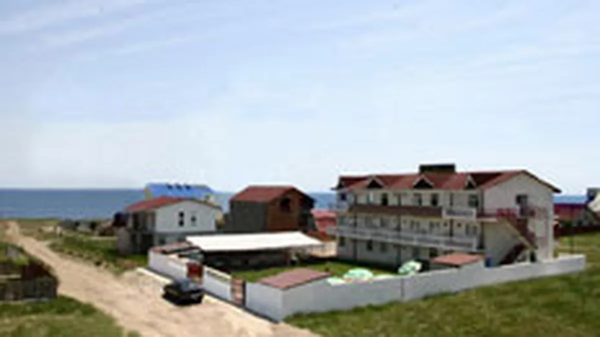 Un metru patrat construit poate ajunge pana la 1.500 euro pe litoral