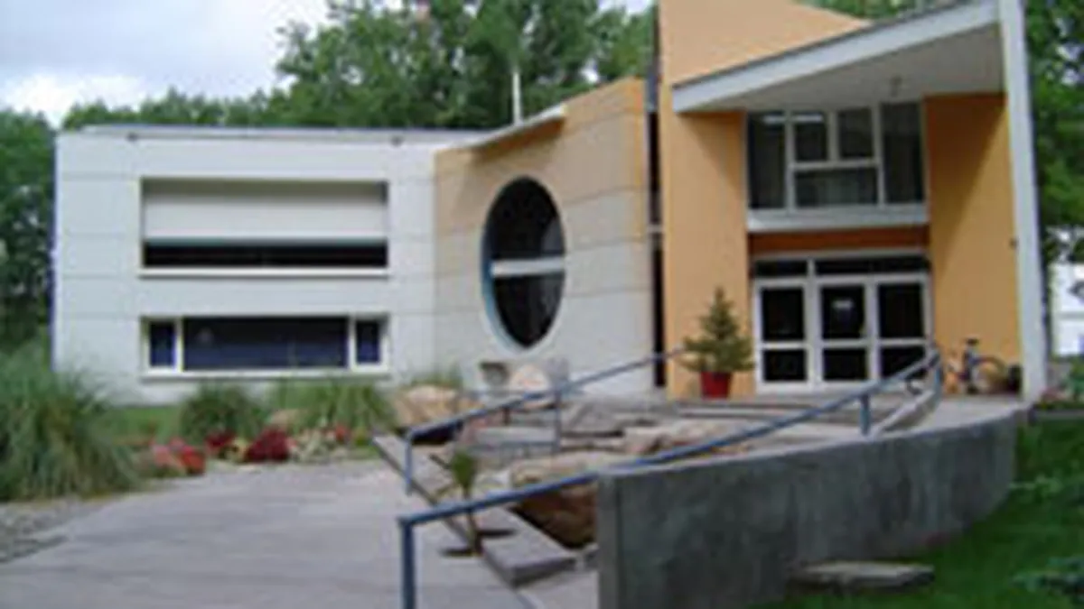 Companiile speculeaza pe piata imobiliara cu banii bancilor