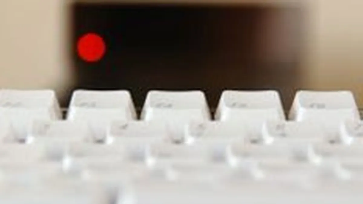 RCS-RDS a atras cateva mii de abonati la Internet oferindu-le PC-uri gratuite