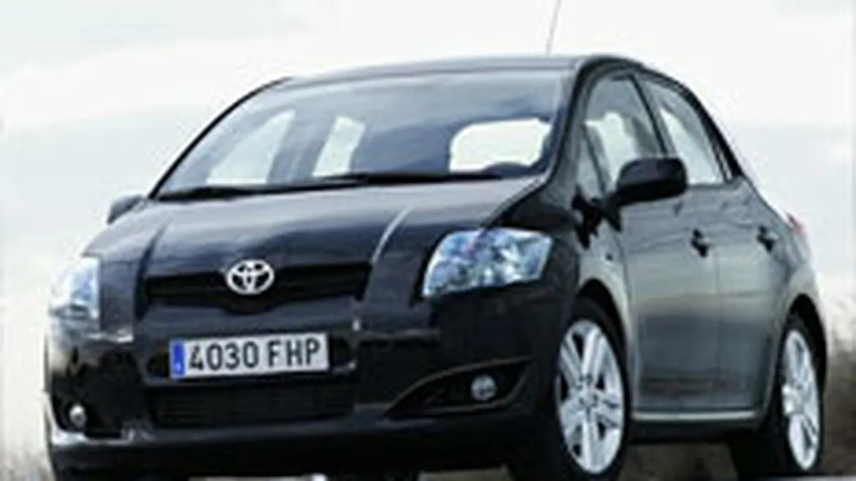 Toyota Romania promoveaza innoirea parcului auto cu 200.000 euro