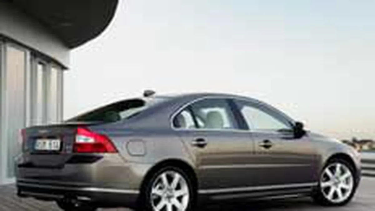 Cele mai sigure masini premium: Honda Acura, Kia Amanti si Volvo S80