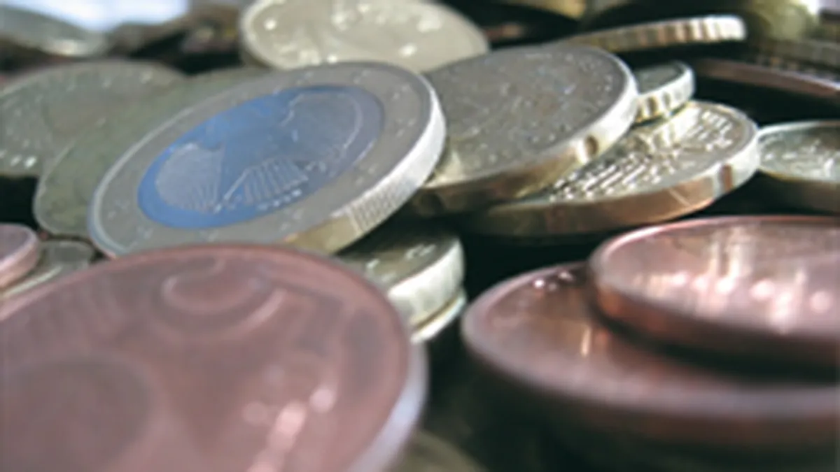 Deficitul comercial a crescut cu 63% la sapte luni, la 11,53 mld. euro