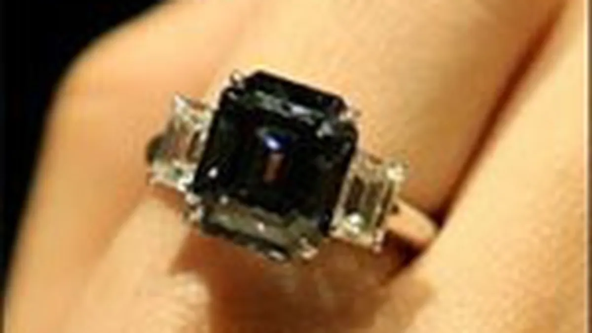 Diamant albastru vandut la pretul record de 7,87 milioane dolari