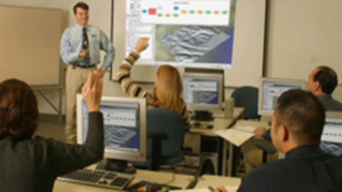 2 manageri BRM vor sustine un curs de perfectionare in achizitii publice