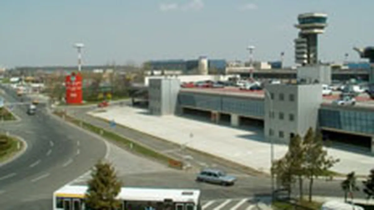 Aeroporturile din Romania au inregistrat cu 50% mai multi pasageri in 2007