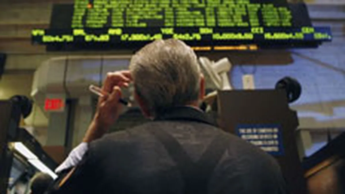 Optimismul investitorilor ridica pretul actiunilor, pe un rulaj in scadere