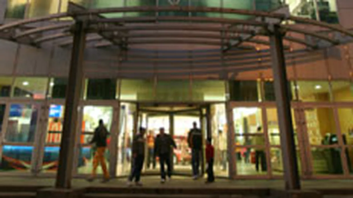 Sambata e zi de mers in mall. Mai ales in restaurante si cafenele