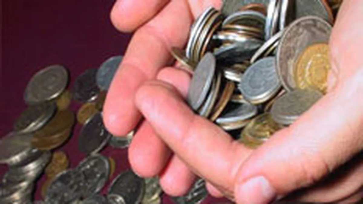 Inflatia ramane sus, cursul poate derapa in ianuarie spre 3,7 lei/euro