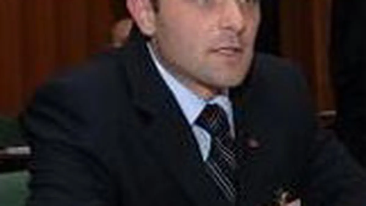 Winkler, inlocuit de Karoly Borbely pe postul de ministru al Comunicatiilor