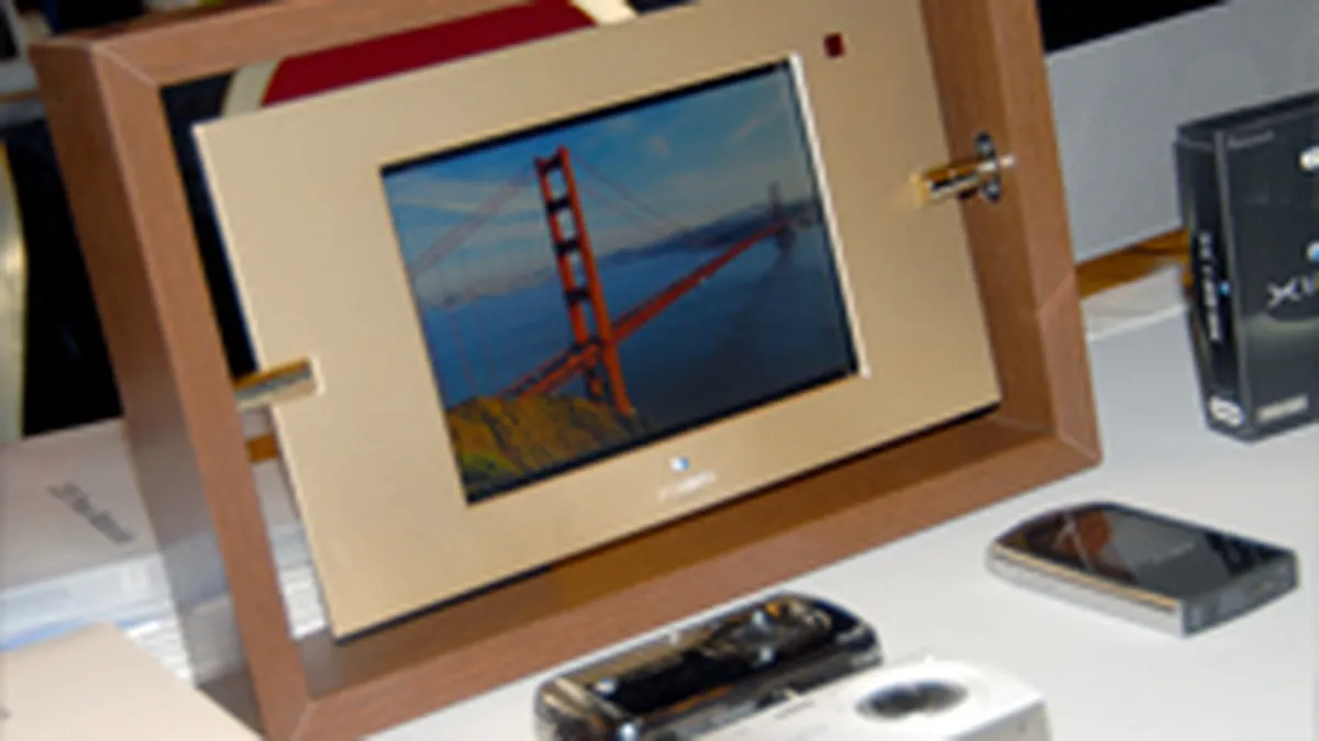 CES: Laptop-uri mai mici, TV-uri mai inteligente si un computer din porumb