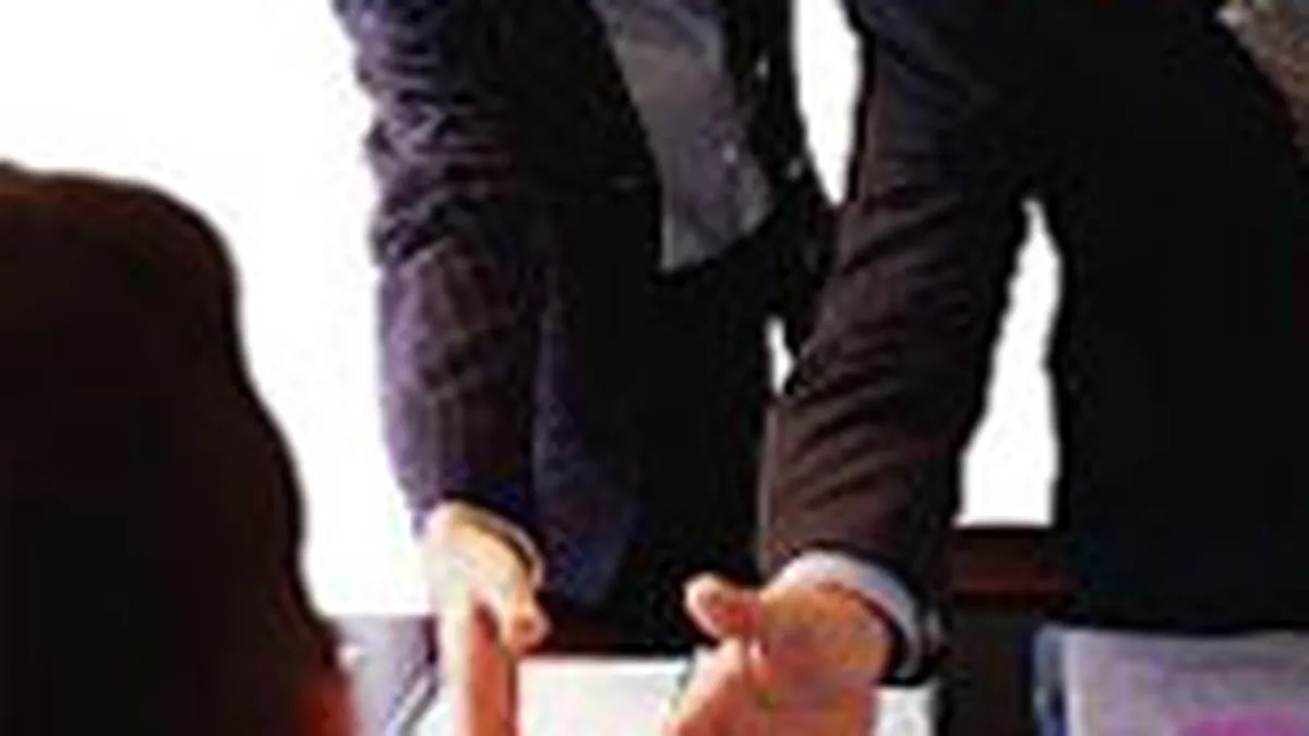 Asigurarile intermediate de brokeri ar putea creste in 2008 cu 50%, la 600 mil. euro