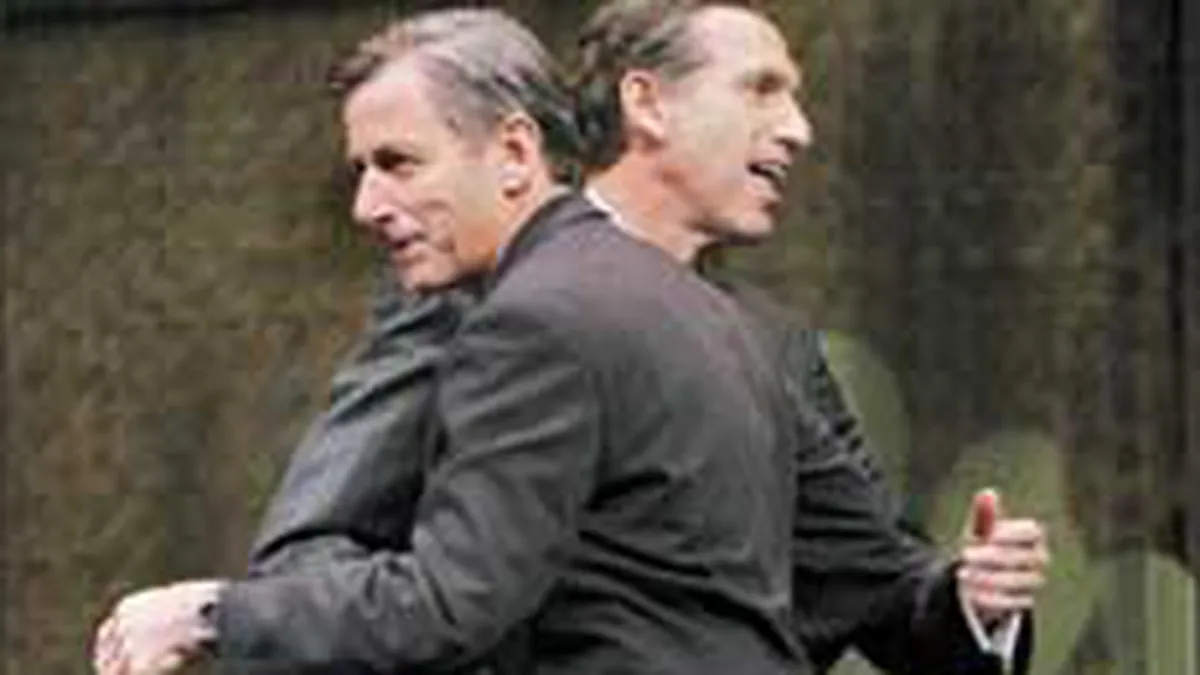 Howard Schultz, presedintele Starbucks, preia si functia de CEO