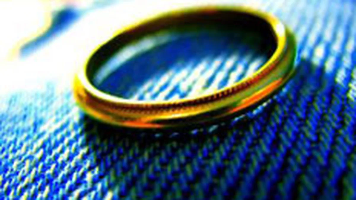 \Febra\ aurului scumpeste bijuteriile din Romania