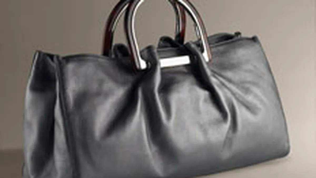 Producatorul american de imbracaminte Elie Tahari va intra pe piata romaneasca