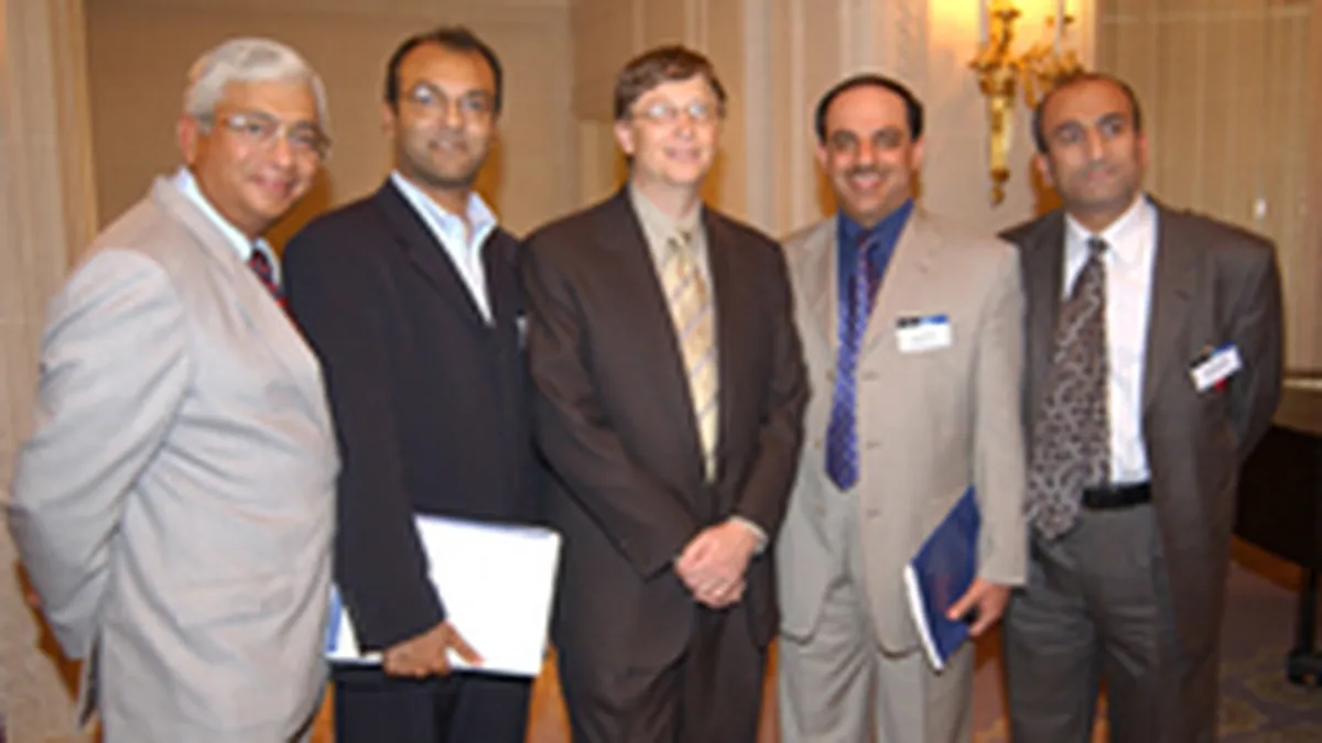 Microsoft recruteaza masiv specialisti de top din afara companiei