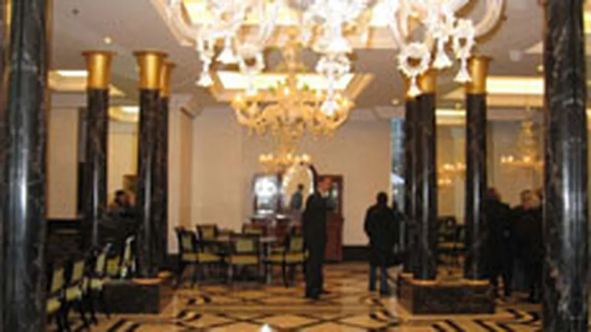 Ritz Carlton a vandut la licitatie obiecte ale hotelului pentru 961.000 $