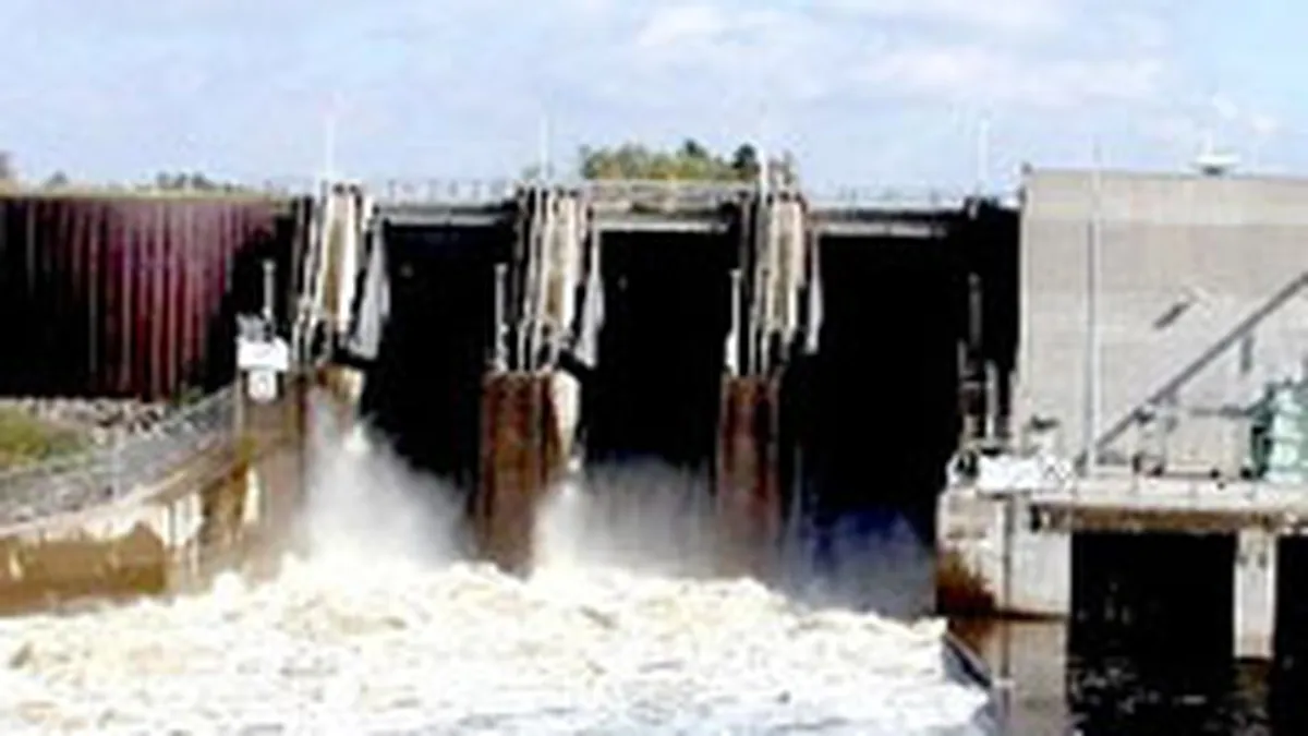 Hidroelectrica a obtinut un pret dublu din vanzarea a 16 microhidrocentrale