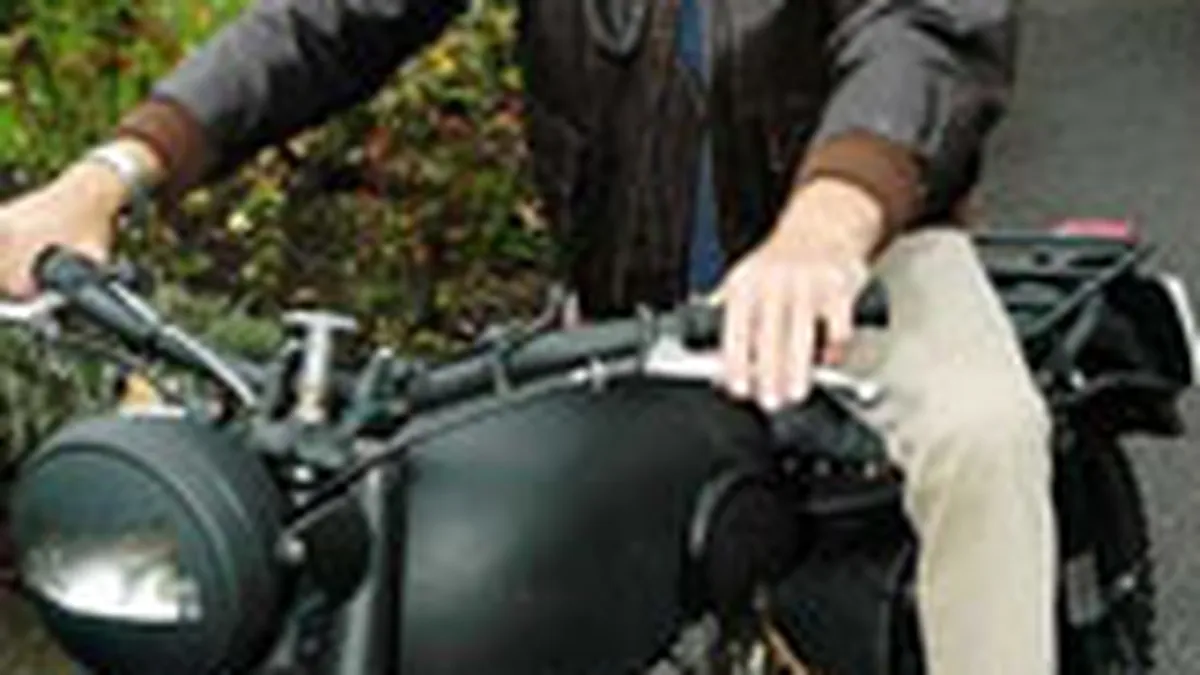 Motocicleta actorului Steve McQueen, scoasa la licitatie pentru 80.000 $