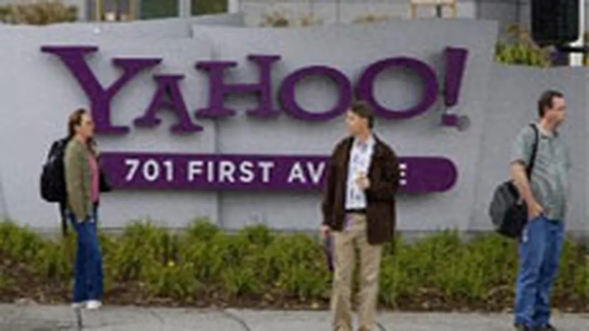 Time Warner ar putea propune Yahoo fuziunea cu divizia AOL