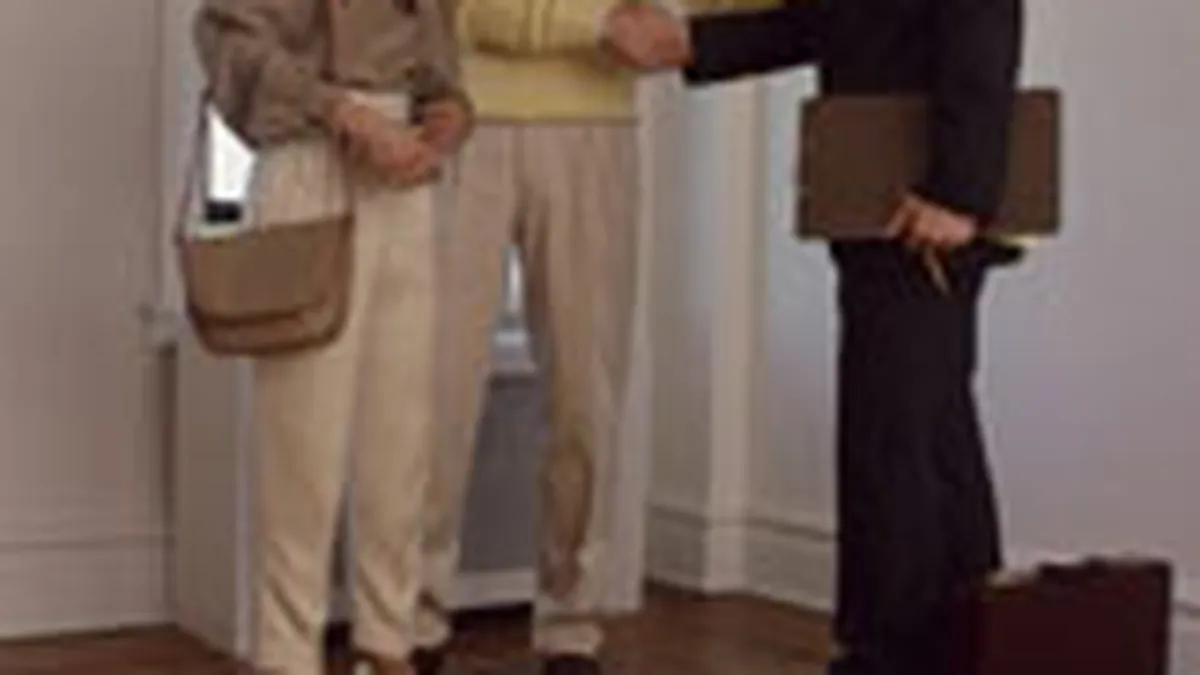 O agentie imobiliara din Rm. Valcea pune bazele unei retele nationale de francize