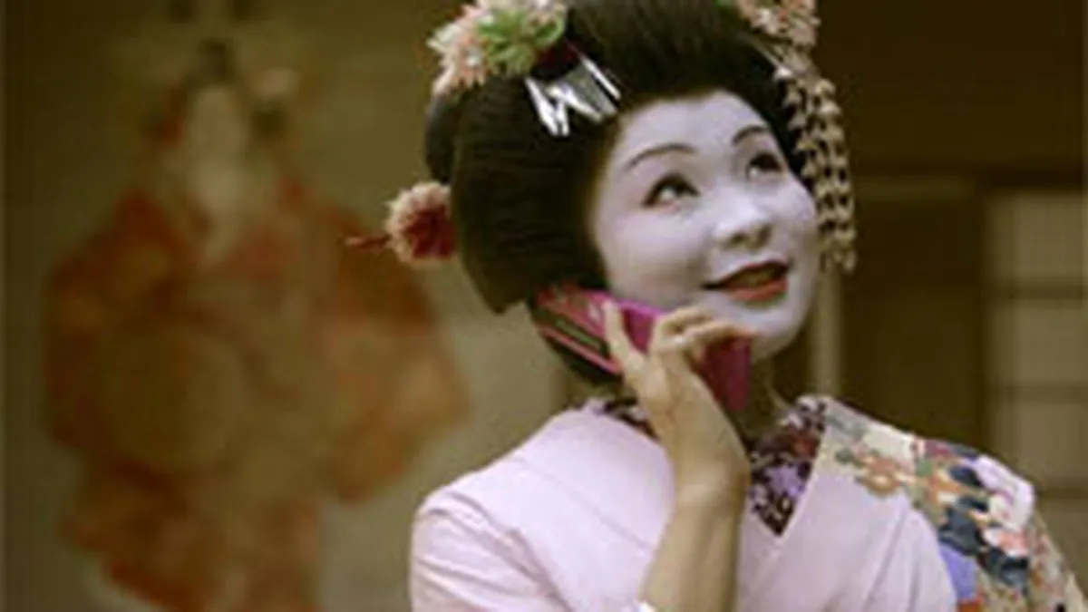 Primul telefon care emana arome va fi lansat in Japonia