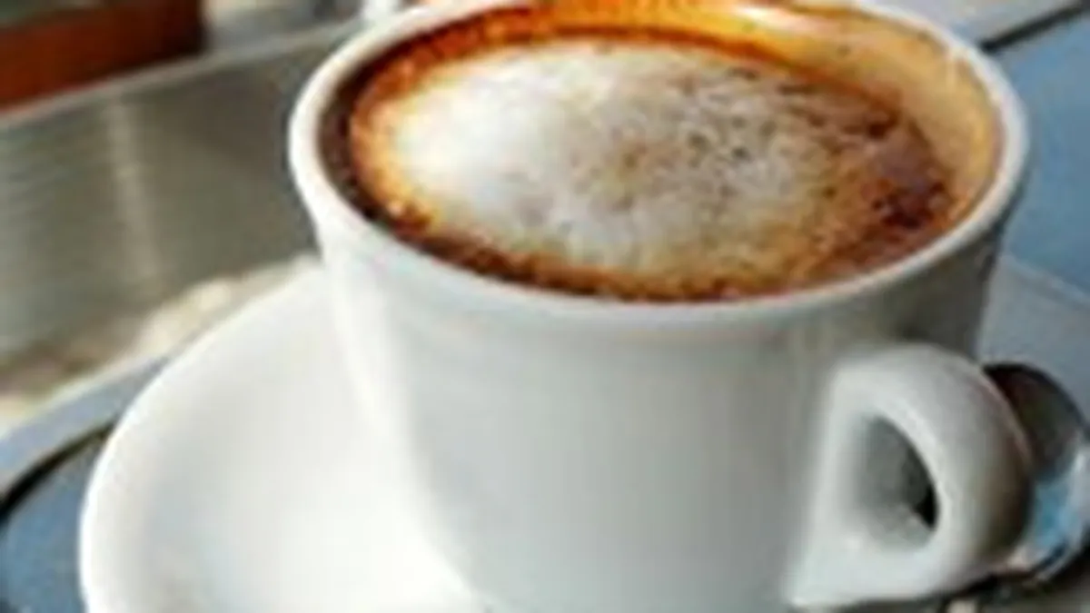 Apropierea verii creste concurenta intre cafenele: \Cine n-are terasa nu exista\