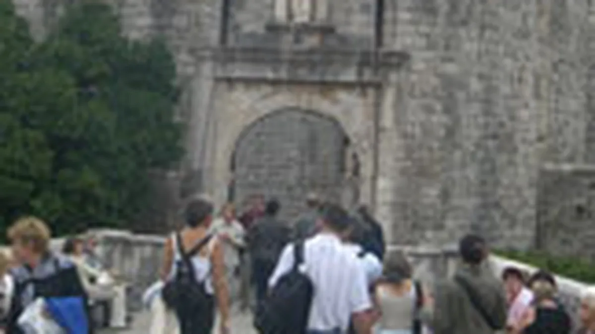 Pastele si 1 Mai scot din Capitala circa 40.000 de bucuresteni