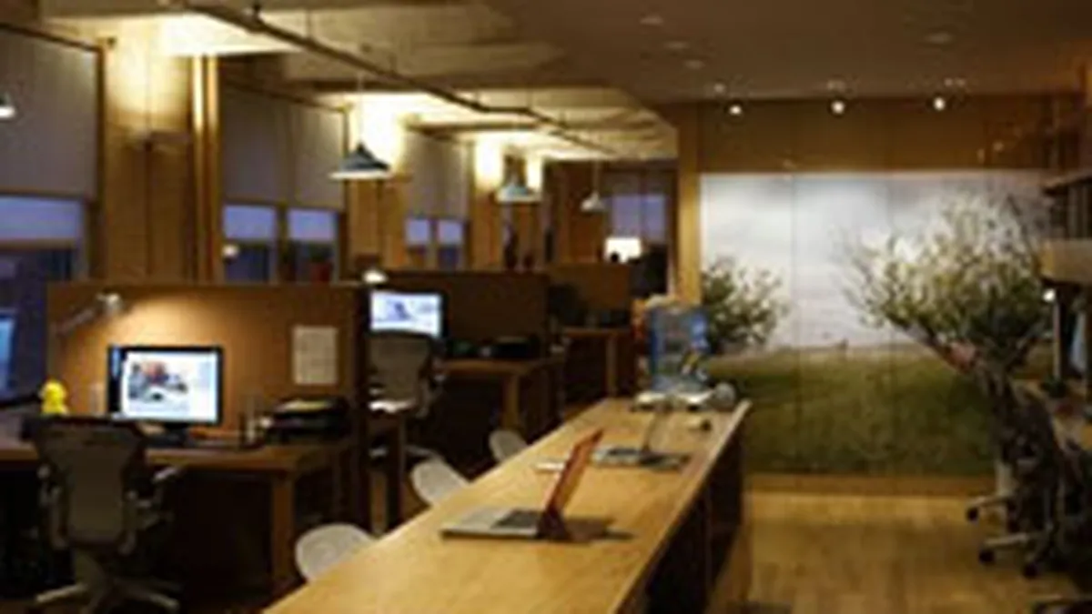 65% din clienti isi aleg de pe Internet compania de office design