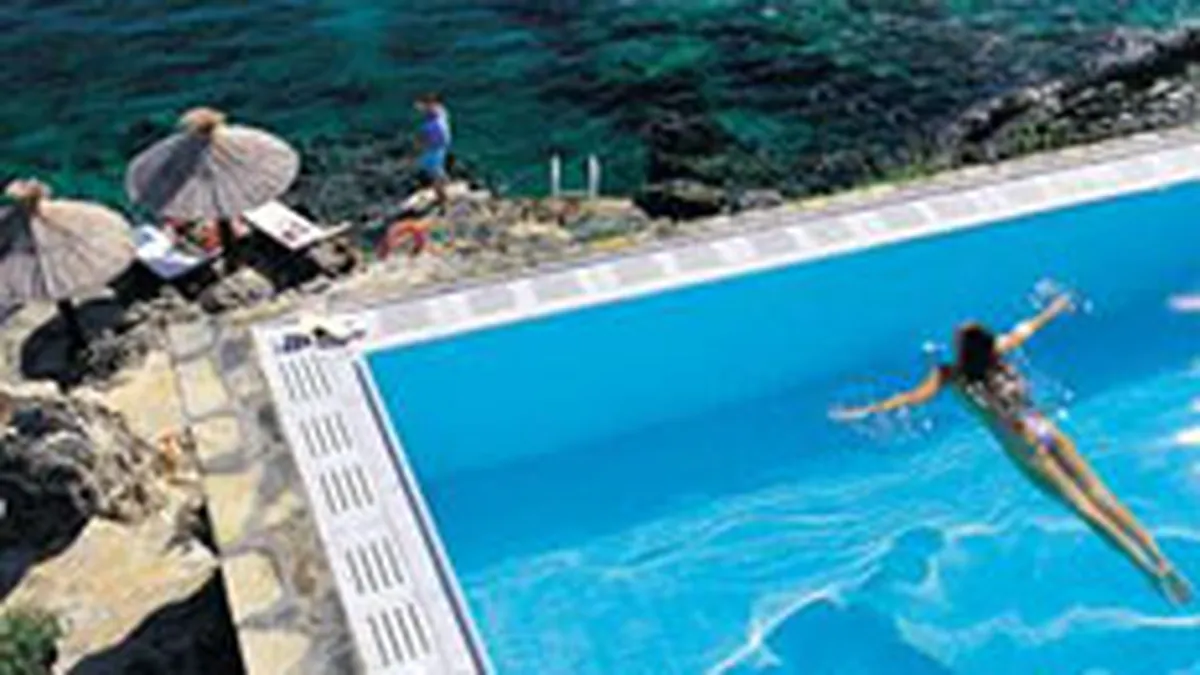 Cele mai scumpe destinatii cu transport charter pentru romani: Creta si Sardinia