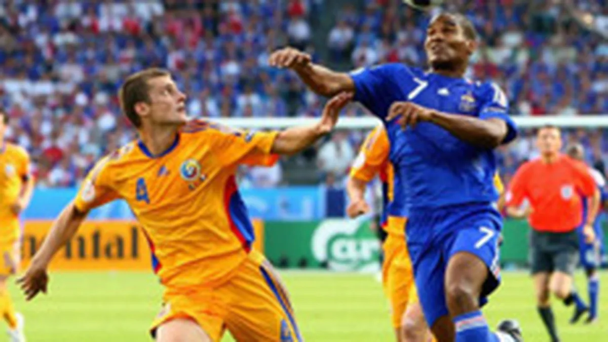 Mai mult de jumatate din televizoarele deschise luni seara au rulat pe Romania-Franta